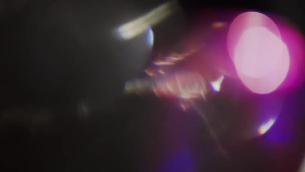 Transformando neon cyberpunk psicodélico padrão iridescente . — Vídeo de Stock