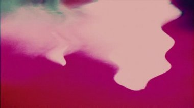 Sıradan veriler dinamik nostaljik holografik arkaplanı bozar. 