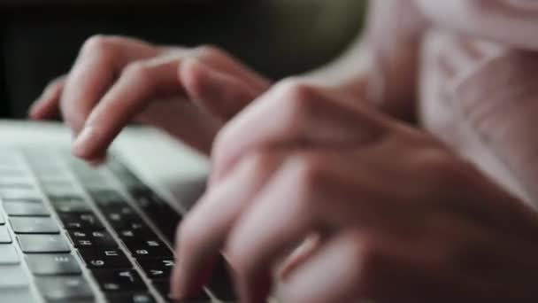 Woman freelancer quickly typing text on the notebook laptop keyboard. — Stock Video