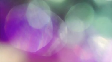 Pürüzsüz renkli bir doku. İnanılmaz ışık başkalaşımları. Işığın huzuru karanlıkta titreşiyor. Hareket tasarımı için son derece uygun..