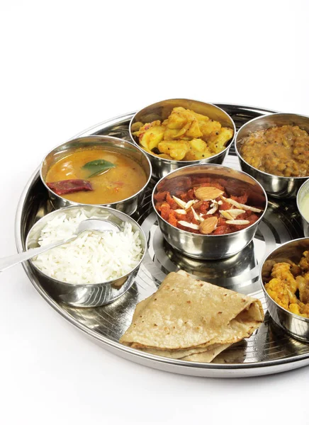 Delicious Gezond Indiase Groenten Eten Thali Vervullen Met Vegetarische Maaltijd — Stockfoto