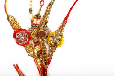 Geleneksel Hint bilezik aramalar Rakhi, kardeş Ties üzerinde kardeşler bilek Rakshabandhan bir Ocassion üzerinde