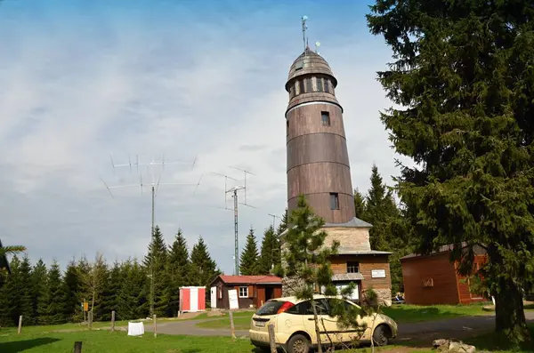 エルツ山地 カールズバッド地方チェコ共和国の展望台タワー Blatensky Vrch — ストック写真