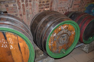 Şarap mahzeni şarap varil