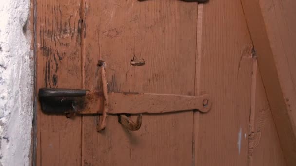 Dźwignia Otwiera Zamek Drzwi Się Otwierają — Wideo stockowe