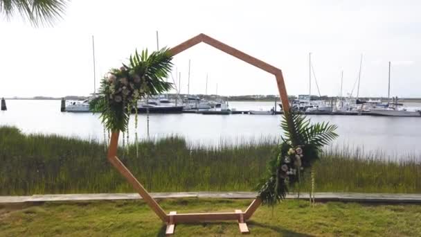 Bröllop Båge Dekorerad Med Blommor Båge Dekoration — Stockvideo