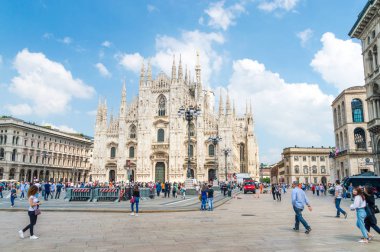 Milan, İtalya - 29 Mayıs 2018: Büyükşehir Katedrali-Bazilikası Saint Mary doğuş.