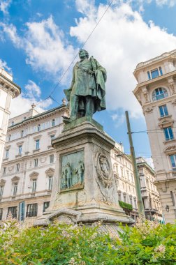 Milan, İtalya - 29 Mayıs 2018: Carlo Cattaneo anıt Milano.