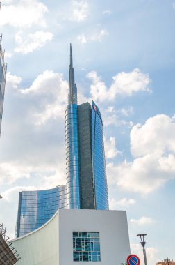 Milan, İtalya - 29 Mayıs 2018: Unicredit kule bina.