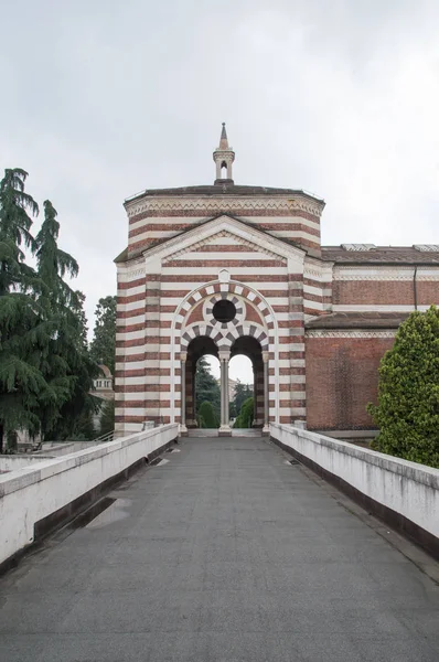 Milan, İtalya - 29 Mayıs 2018: Cimitero Monumentale di Milano, bina.