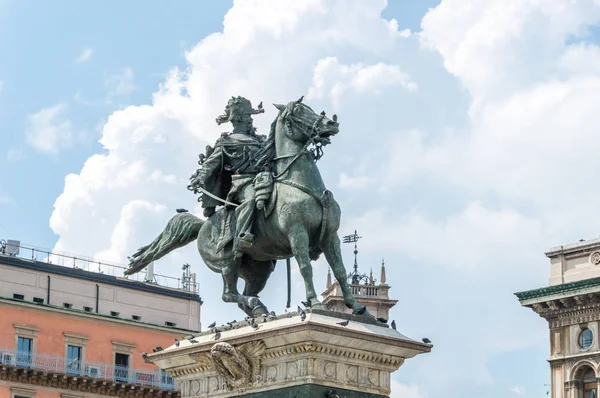 Milan Italie Mai 2018 Statue Équestre Roi Vittorio Emanuel — Photo