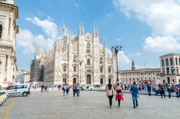 Milan, İtalya - 29 Mayıs 2018: Milano Katedrali'ne Meydanı'ndan.