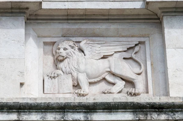 Porta San Giacomo, aslan. Eski Şehir Bergamo İtalya kapıya detay.