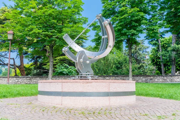 Bergamo, İtalya - 30 Mayıs 2018: Citta Alta Bergamo, Güneş saati.