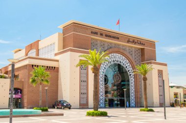 Marrakech, Fas - 5 Haziran 2018: Marrakesh Tren İstasyonu (Gare de Marrakech girişi).