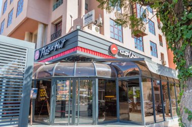 Marrakech, Fas - 5 Haziran 2018: Pizza Hut Restoran Marakeş.