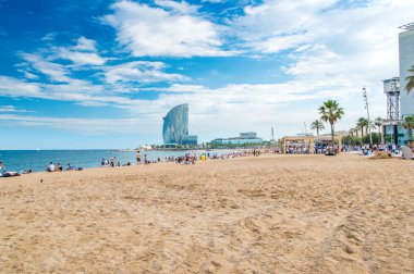 Barcelona, İspanya - 7 Haziran 2018: Panoramik Barceloneta Beach.
