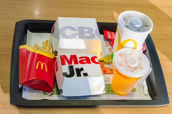 Βαρκελώνη Ισπανία Ιουνίου 2018 Mcdonald Cbo Και Mac Νεώτερος Big — Φωτογραφία Αρχείου