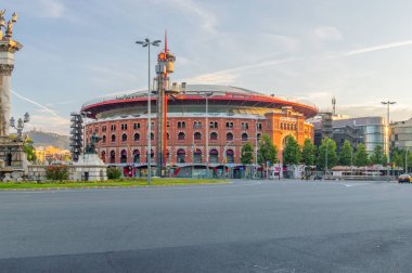 Barcelona, İspanya - 9 Haziran 2018: Las Arenas Alışveriş Merkezi'nde gündoğumu.