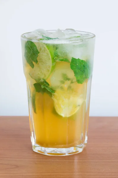 Cocktail Mojito Cerveja Fria — Fotografia de Stock