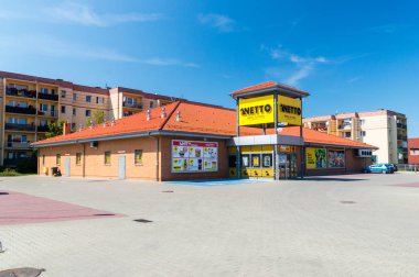 Nowy Dwor Gdanski, Polonya - 15 Temmuz 2018: Netto Danca süpermarket indirim.