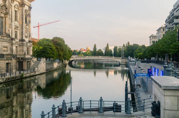 Berlin Niemcy Sierpień 2018 Szprewy Wczesnym Rankiem — Zdjęcie stockowe