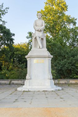 Berlin, Almanya - 16 Ağustos 2018: Helmuth von Moltke, heykel Berlin Zafer Anıtı, Tiergarten, Berlin, Joseph Uphues tarafından yakın yaşlı.