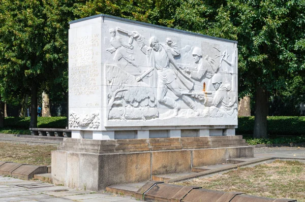 Berlim Alemanha Agosto 2018 Sarcófagos Pedra Parque Treptower Memorial Guerra — Fotografia de Stock