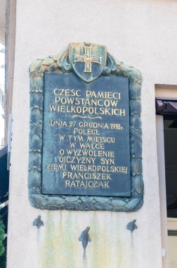 Poznan, Polonya - 19 Ağustos 2018: Franciszek Ratajczak plak ezberlemek. Franciszek Ratajczak 1918-1919 ayaklanması Wielkopolska üyesidir.