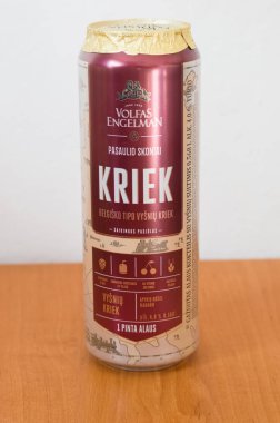 Deblin, Polonya - 30 Eylül 2018: 1 pinta Kriek bira olabilir. Volfas Engelman Kriek.