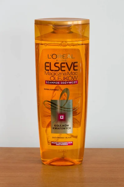 Pruszcz Gdanski Polonia Noviembre 2018 Oreal Paris Elseve Shampoo —  Fotos de Stock