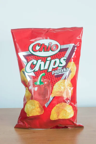 Pruszcz Gdanski Polen December 2018 Chio Chips Paprika Smaak Houten — Stockfoto