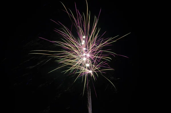Světlé Barevné Pro Nový Rok Výbuchy Obloze — Stock fotografie