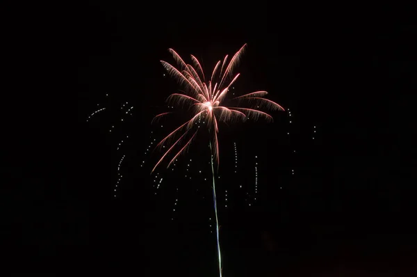 Newyear Gyönyörű Tűzijáték Fekete Háttér — Stock Fotó