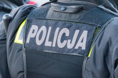 Polonya polis ve yazıt policja geri.