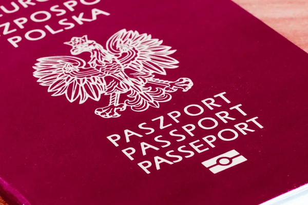 Czerwony Polski Paszport Biometryczny — Zdjęcie stockowe