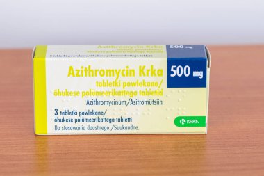 Pruszcz Gdanski, Polonya - Şubat 2, 2019:2019: Krka Azitromisin 500 mg tablet.