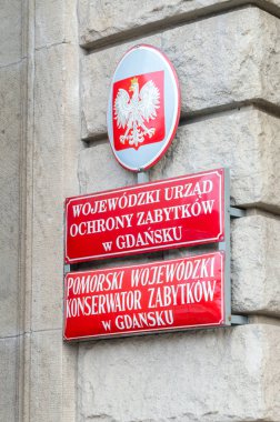 Gdansk, Polonya - 25 Ocak 2019: Yazıt binasında anıtlar ve Gdansk Pomeranya Voyvodalığı korumacı korunması için il ofisi.
