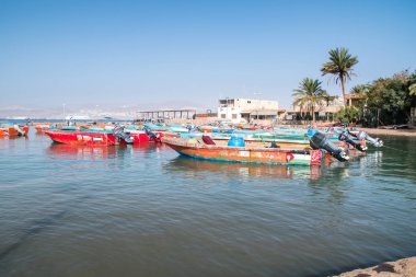 Aqaba, Ürdün - 8 Şubat 2019: Gulf of Aqaba, tekneler.