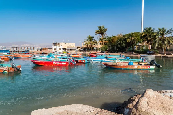 Aqaba Jordanien Februari 2019 Båtar Vid Aqaba Viken Aqaba Stad — Stockfoto
