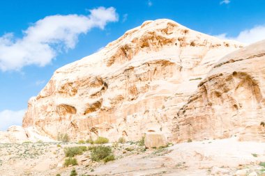 Petra kalıntıları gül şehir denir. Petra yeni biridir