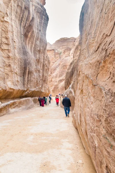 Petra, Jordanien - 8 februari 2019: al-Siq i Petra, Jordanien. Siq jag — Stockfoto