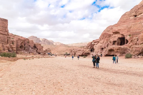 Petra, Jordania - 8 de febrero de 2019: Montañas de Petra (Red Rose C — Foto de Stock