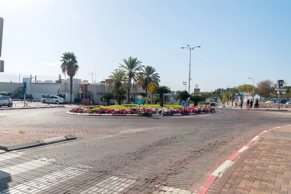 Eilat, Israel - 9 de fevereiro de 2019: Praça giratória na rotunda em — Fotografia de Stock