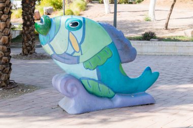 Eilat, İsrail - 9 Şubat 2019: Balıkta heykel 