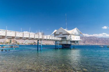 Eilat Custo kulübünde dalış merkezinin görünümü.