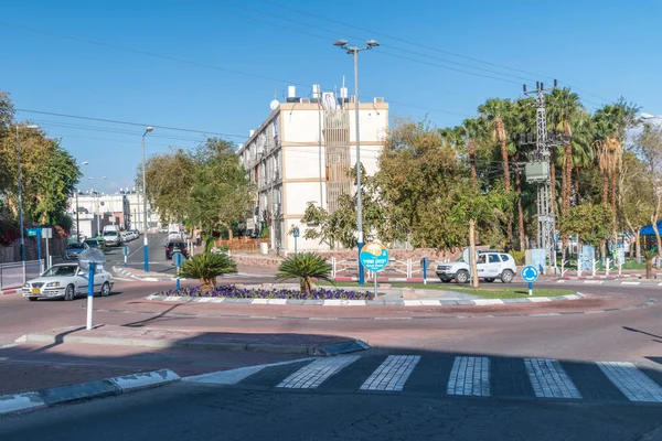 Rotonde op Yitzhak Shamir plein in Eilat. — Stockfoto