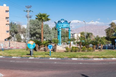 Eilat Chabad meydanda.