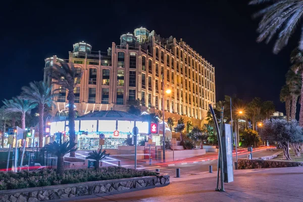 Rainha de Sheba Eilat Hotel à noite . — Fotografia de Stock