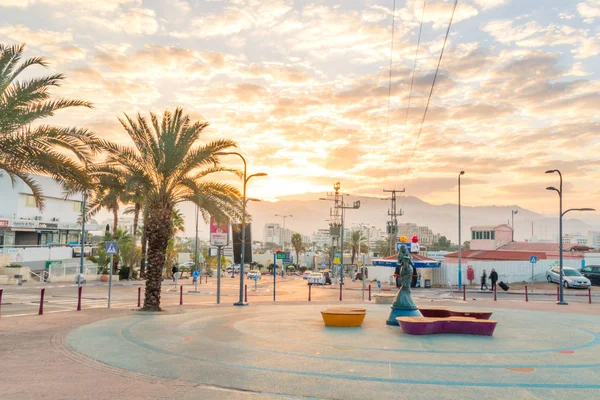 Prachtige oranje zonsopgang weergave in Eilat. — Stockfoto